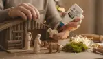 Alpenländische Krippe bauen: Ein Bausatz-Guide